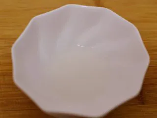 正宗地道的麻婆豆腐,在煮豆腐的时候，调一碗水淀粉。