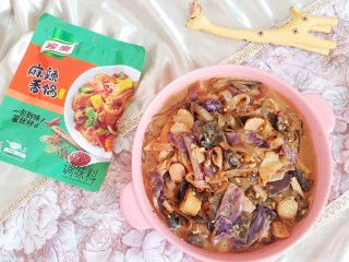 街边小吃麻辣拌,抓拌均匀，美味完成。