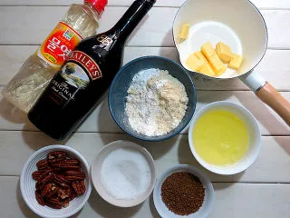 醇厚风味的咖啡百利甜费南雪,准备材料