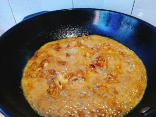 家常菜+红烧排骨,盖子盖上大火煮开后转小火