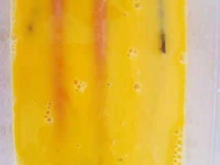 皮蛋特色小吃,再次放入锅中去蒸5分钟左右。