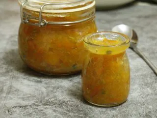 止咳化痰的金桔酱,放入冰箱冷藏，每天早晚泡水喝，对止咳化痰有疗效