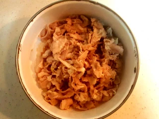 快手菜=>韭黄肥牛,捞出后，待用。