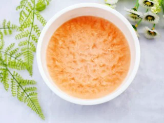 做法无敌简单的冰淇淋,放置冰箱冷冻层4小时即可开吃!