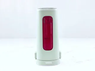 香蕉蔓越莓奶昔,这个时候启动电源榨汁即可。