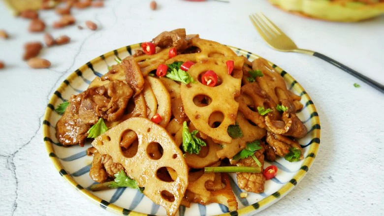 #猪年#莲藕炒肉