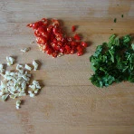 傣族风味菜：凉拌莴笋丝,小米椒、香菜、蒜切末，花生切碎