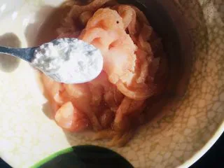 胡萝卜丝炒鸡丝,和生粉