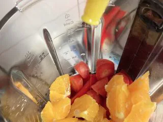 维生素能量特饮（清肠排毒）,再放入蜂蜜。