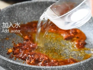 麻婆豆腐——美味诀窍大揭秘！,加入水