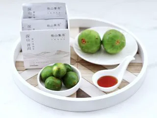 无花果普洱冰茶,首先备齐做冰茶的食材，冰块提前用纯净水冰成冰块备用。
