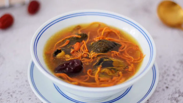 虫草花乌鸡汤