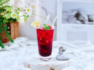 蔓越莓桑葚气泡水,低卡又不长肉肉,每天一杯好清爽。