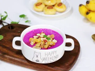 火龙果香蕉奶昔,成品图。