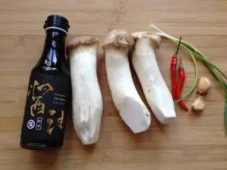 凉拌手撕杏鲍菇,备好所需食材