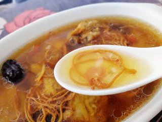 虫草花排骨汤,这个汤很香，一定要来米饭🍚