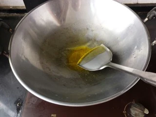 别为风情的龙虾,热锅热油