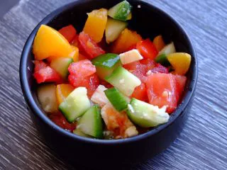 秘制异国风味鸡胸肉腌料&绝佳搭配 （减肥必备）,然后挤半个青柠汁 混合搅拌均匀 稍微碾压一下