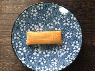 街头风味东北烤冷面,蟹肉棒一根