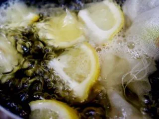 柠檬铁观音蜂蜜茶,煮沸即可