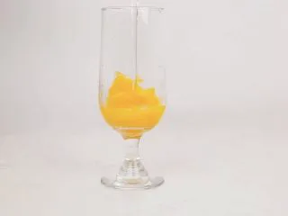 夏日微醺饮品，冰爽消暑去疲劳，精神一整天,倒入竹蔗冰糖糖浆