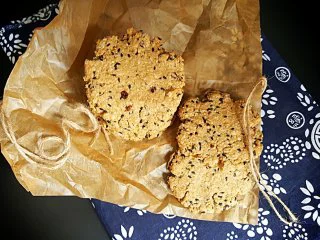 粗粮燕麦饼干,13.美味的粗粮燕麦饼干就烤好了。 