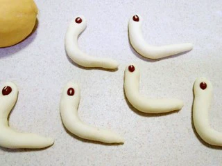 花样馒头~小蜗牛馒头,红豆放在上面当眼睛