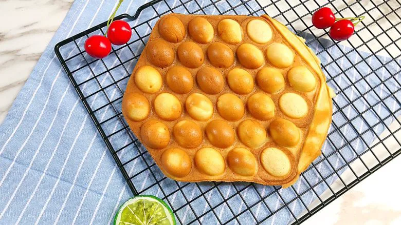 风靡街头的小吃——原味鸡蛋仔