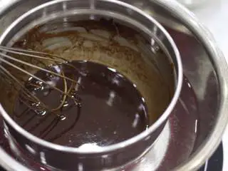 秋冬能量甜点—布朗尼,融化完成的状态