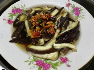 香肠风味蒸茄子~一锅两菜,这样看起来还不够美