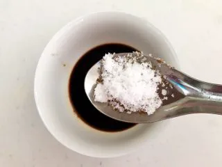 开胃小菜 老醋花生,白糖1勺