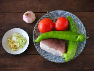 超下饭之红三剁,主要食材合影。