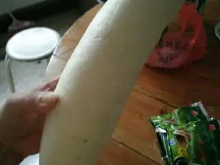 松阳特色小吃灯盏盘,大白萝卜一个，酸雪菜两包。