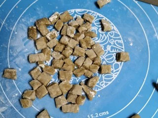 红糖珍珠奶茶,每个都粘点粉