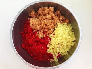 百搭风味辣椒酱,加入鲜姜末