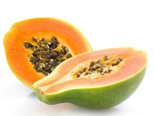 热带风情混合果汁,完成之后将上述食材倒入惠尔宝破壁调理机容杯中。