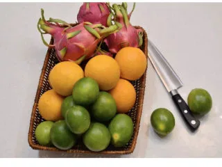 养颜减负的水果茶,准备好水果