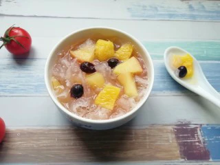 百变水果 苹果香橙银耳羹,很适合冬天喝。