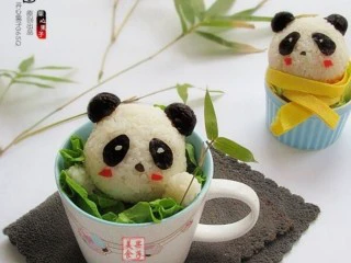 熊猫杯子减肥便当,杯子熊猫完成了,是不是很可爱?