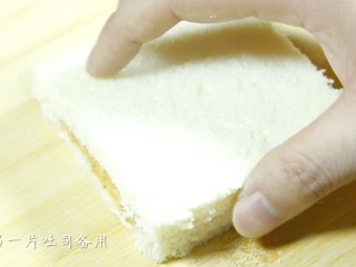 港式茶餐厅小吃,香甜味美的西多士,盖上另一片吐司面包