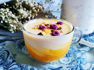 自制芒果奶昔,超级好喝的芒果奶昔就做好了