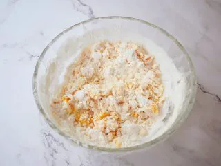 无糖版南瓜饼,用筷子搅成絮状