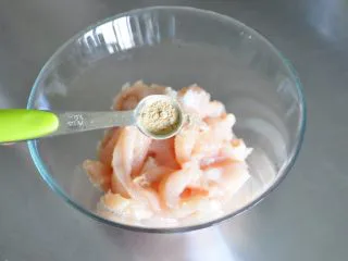 街头小吃自己做---香酥无骨鸡柳,白胡椒粉