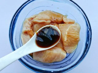 蜜汁香煎鸡胸肉,一勺蚝油。