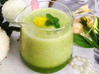 属于春天的果汁～羊角蜜香梨汁,又漂亮又好喝还健康