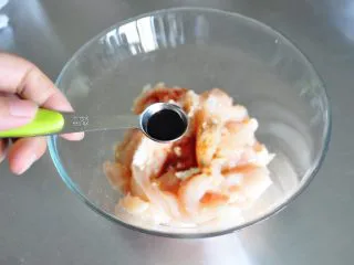 街头小吃自己做---香酥无骨鸡柳,生抽