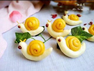 花样馒头~小蜗牛馒头,蜗牛馒头完成，非常香软~ 我是敏茹意，记得关注我哦~