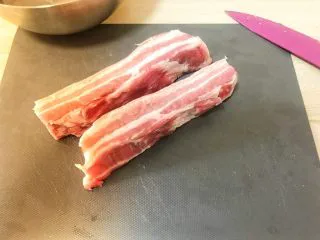 老上海风味的红烧肉,准备好肥瘦相间的五花肉