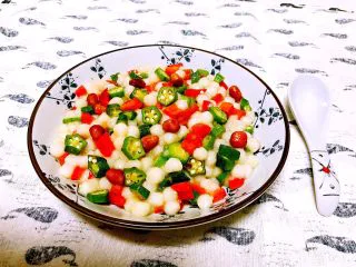 风味独特的 杂蔬炒珍珠丸子,珍珠丸子炒杂蔬出锅了