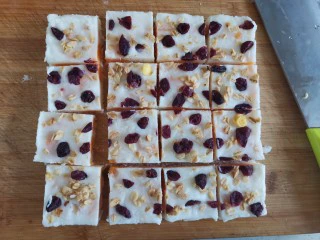 厚切芒果酸奶,切块即可